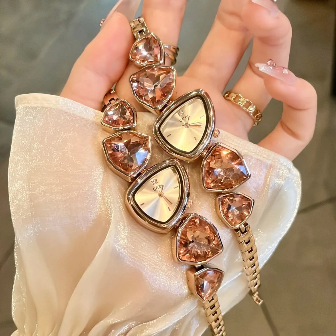 ساعة سويسرية أصلية فاخرة