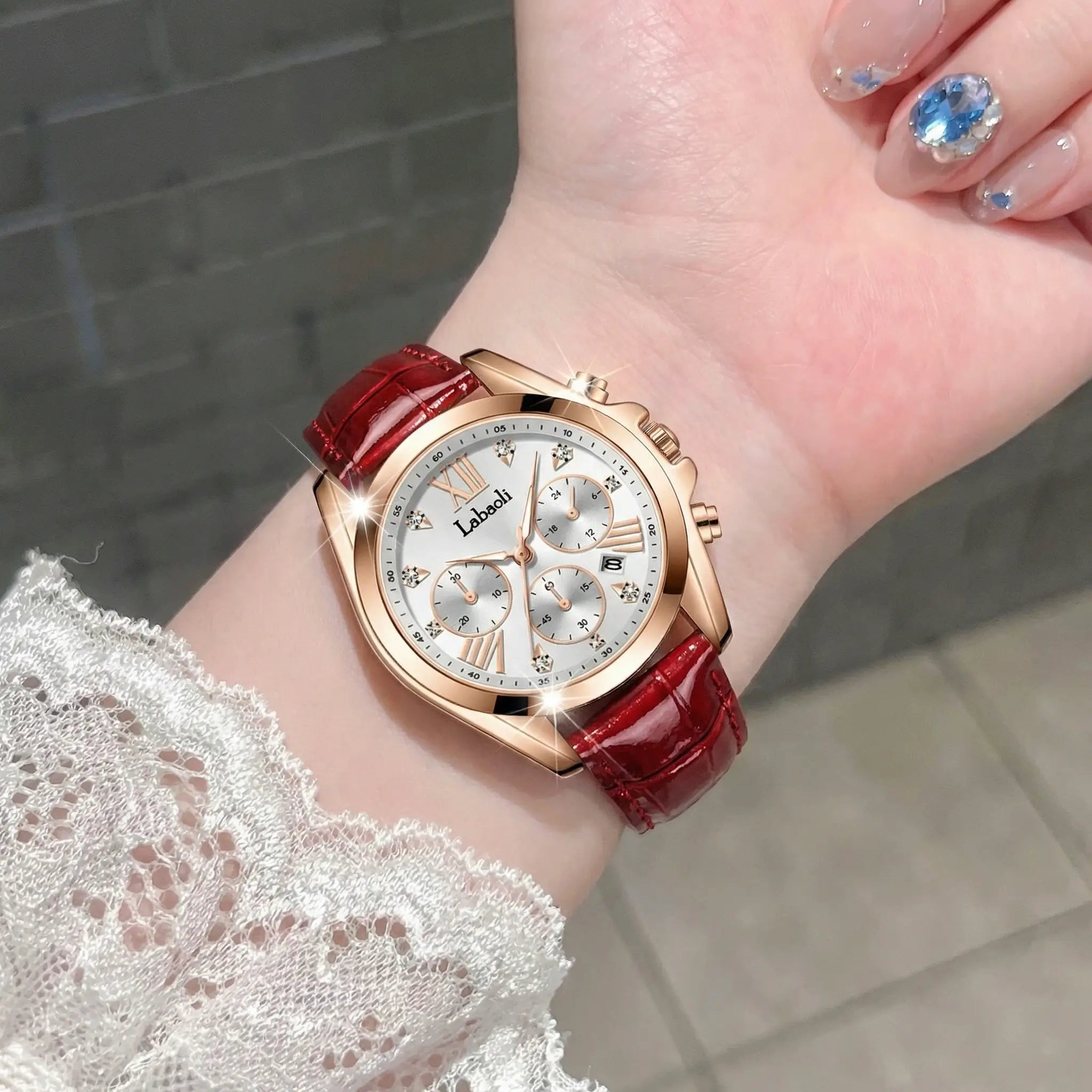 ساعة الأيقونة الفاخرة بتصميم جلدي ملكي