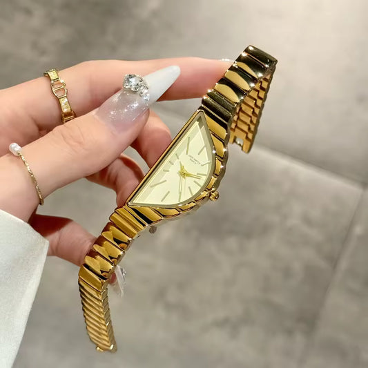 ساعة فرنسية فاخرة بسوار ذهبي أنيق
