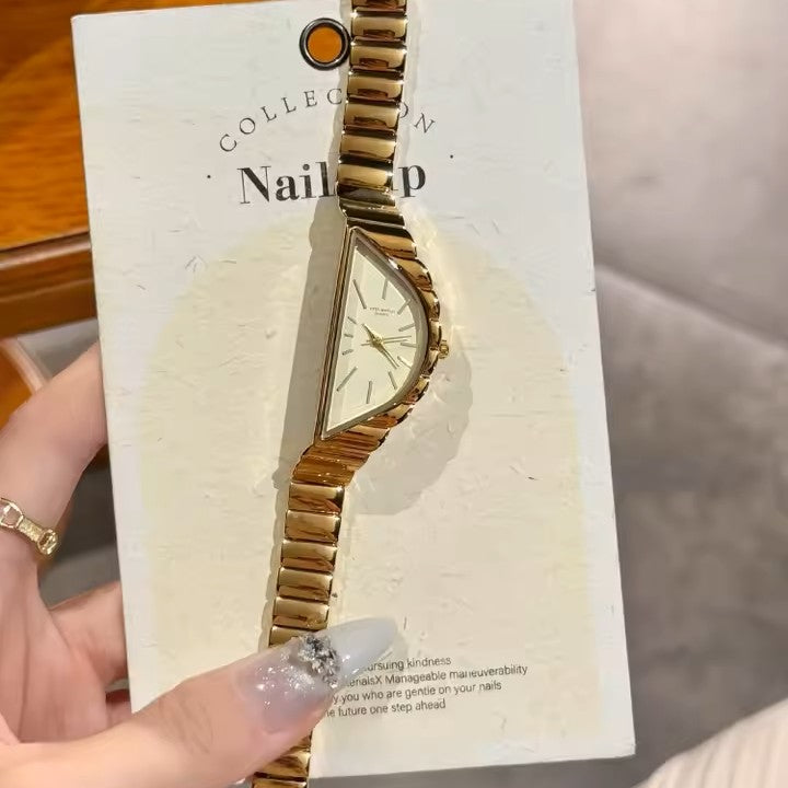 ساعة فرنسية فاخرة بسوار ذهبي أنيق