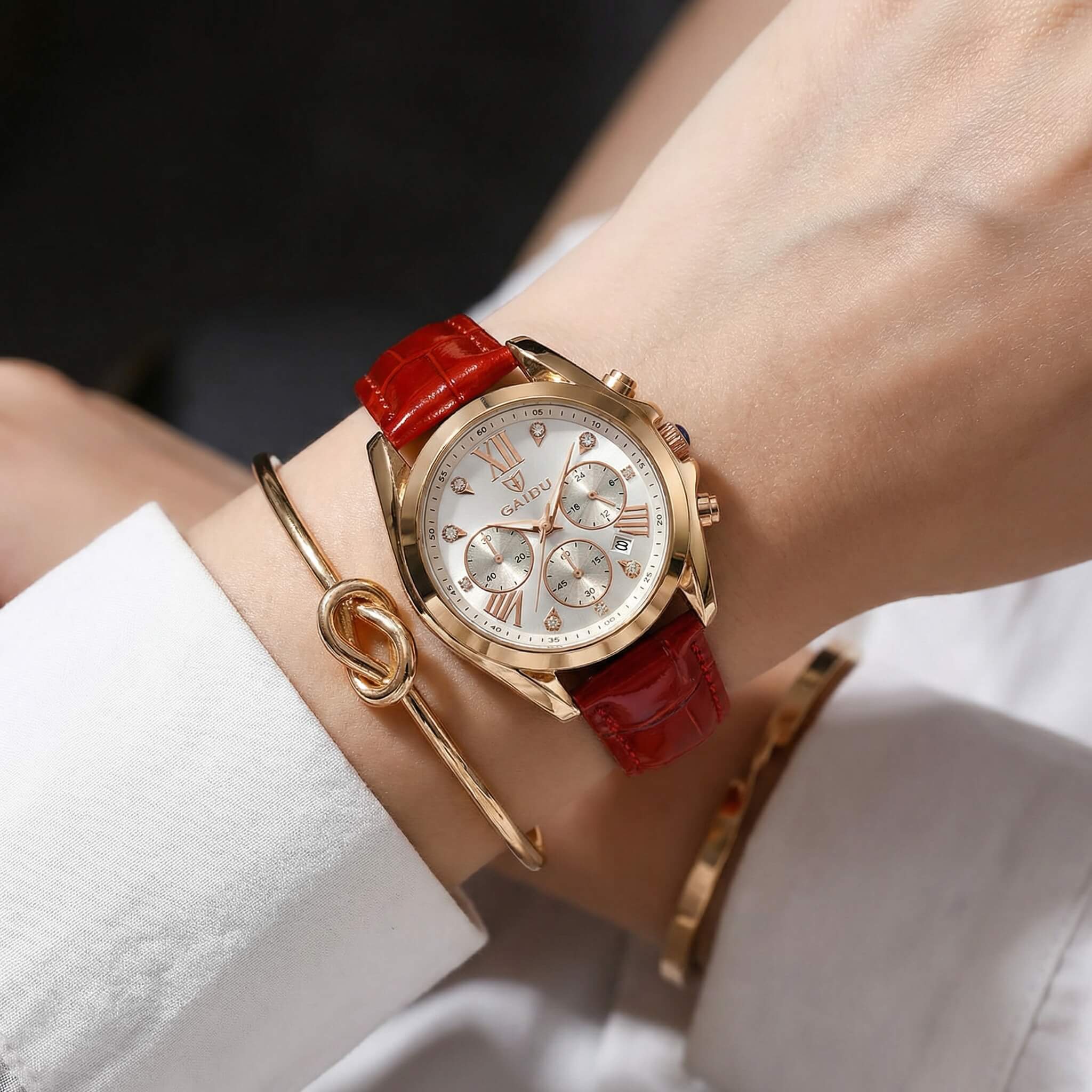 ساعة الأيقونة الفاخرة بتصميم جلدي ملكي